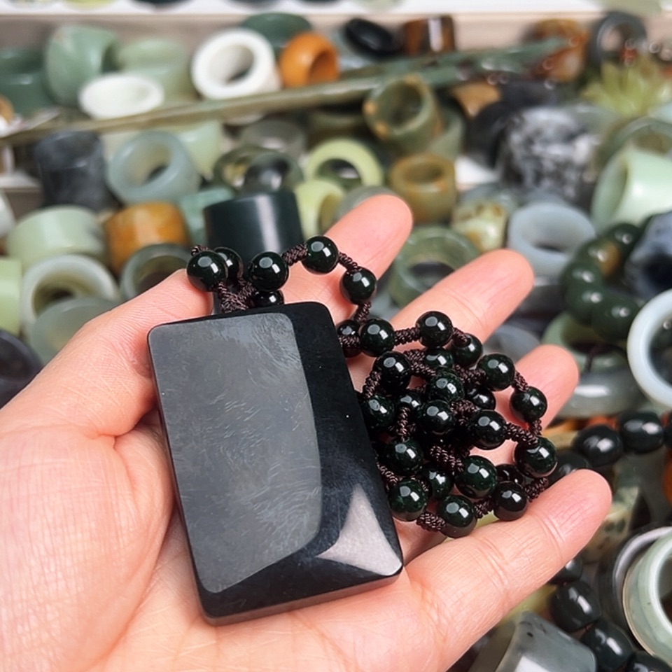 【闪购商品】未镶嵌蛇纹石玉戒指莫*