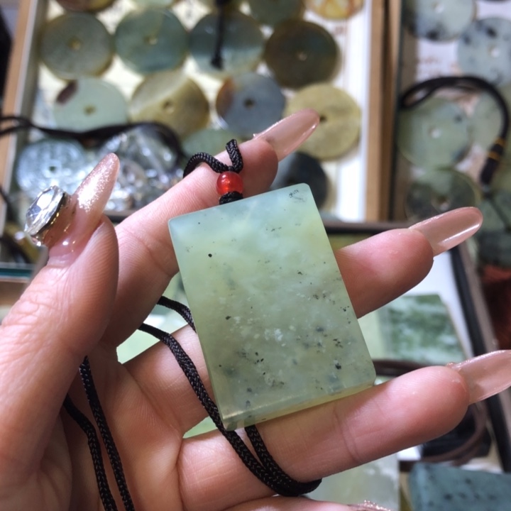 岫玉岫玉挂件未镶嵌