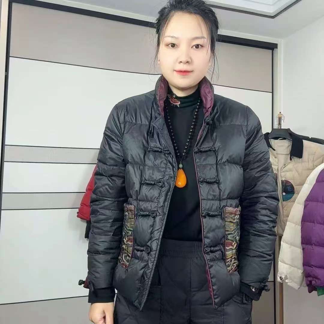 【韩之韵】原版正品时尚大气中国风立领羽绒服  加大（祥云冬季刺绣）