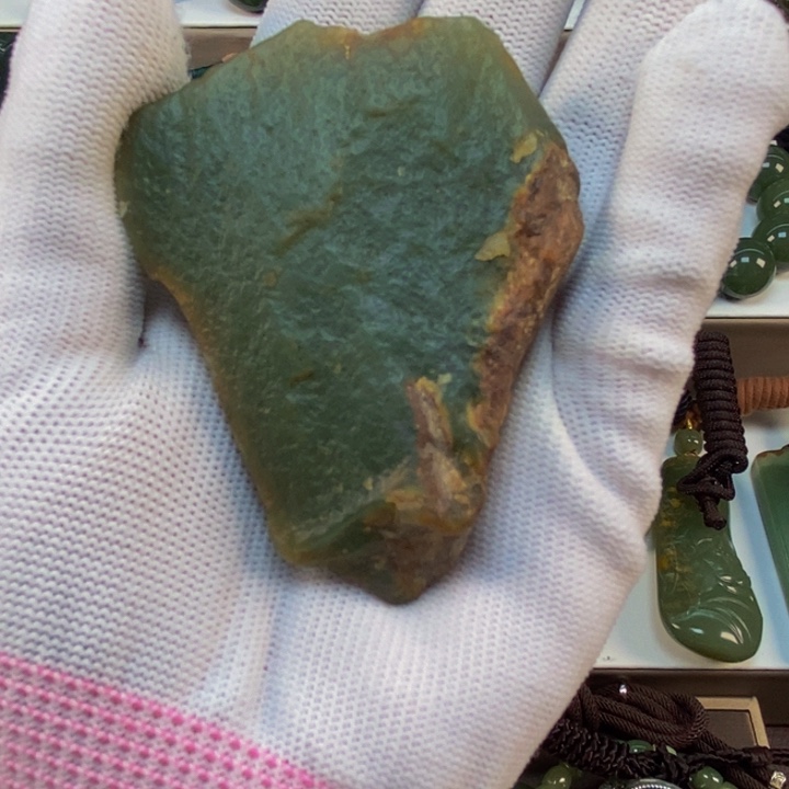 岫岩河磨玉（透闪石质玉）未镶嵌珠宝半成品滨*