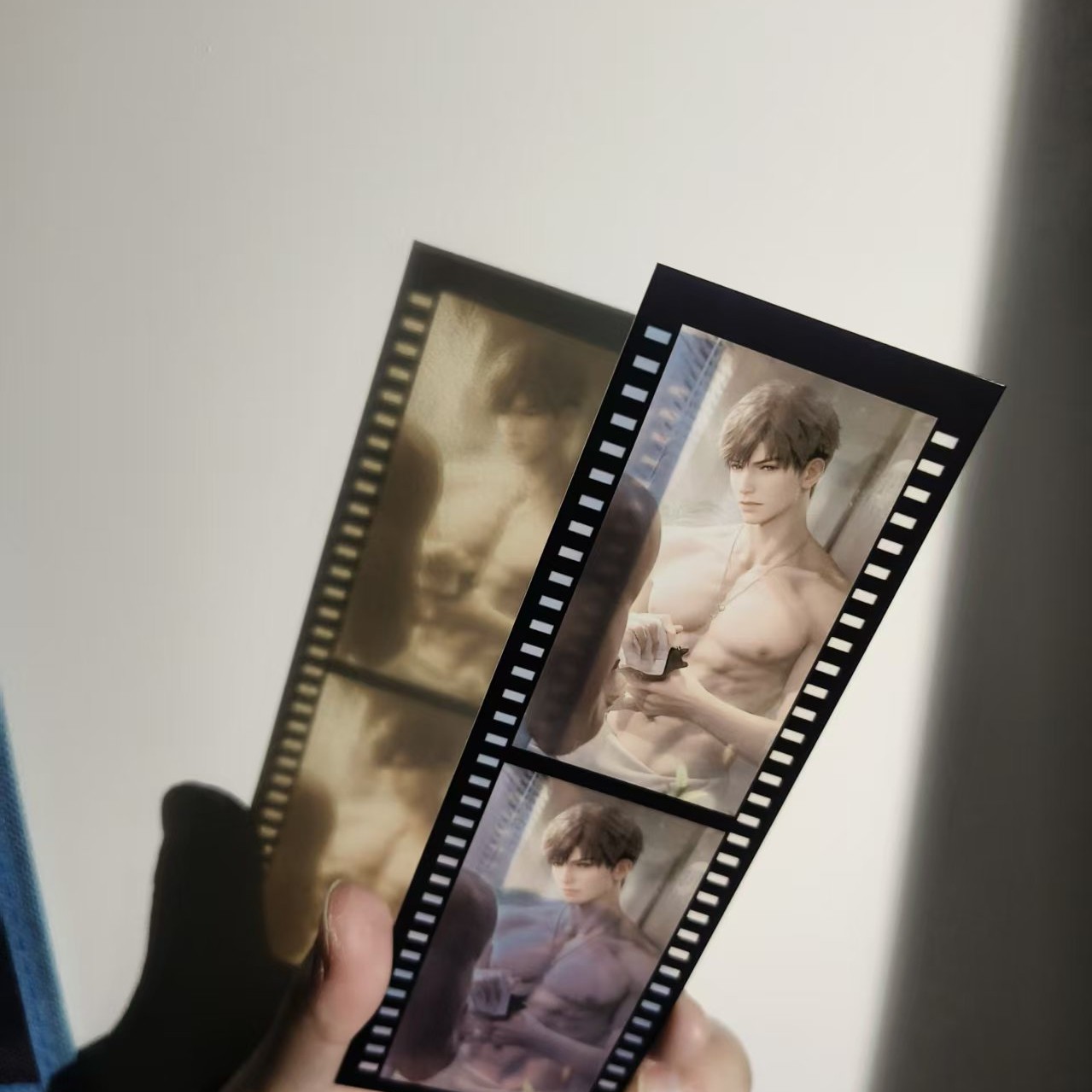 (活卡专用！限时9.9活两张)恋与深空光影反转胶片书签15x5cm物料