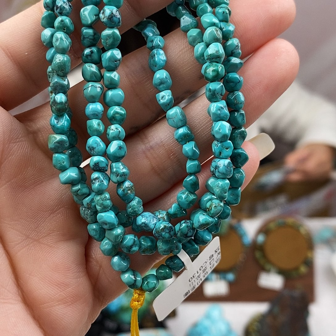 绿松石未镶嵌原矿