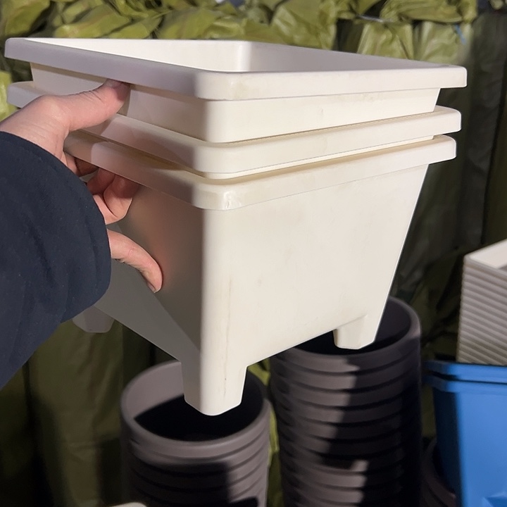 微瑕米白圆球根26外径19高3个盆