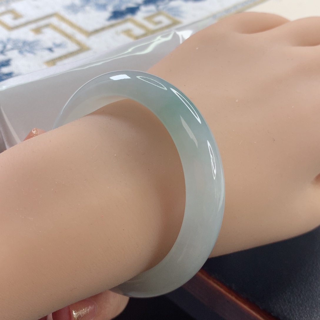 翡翠未镶嵌手镯圈口53.6