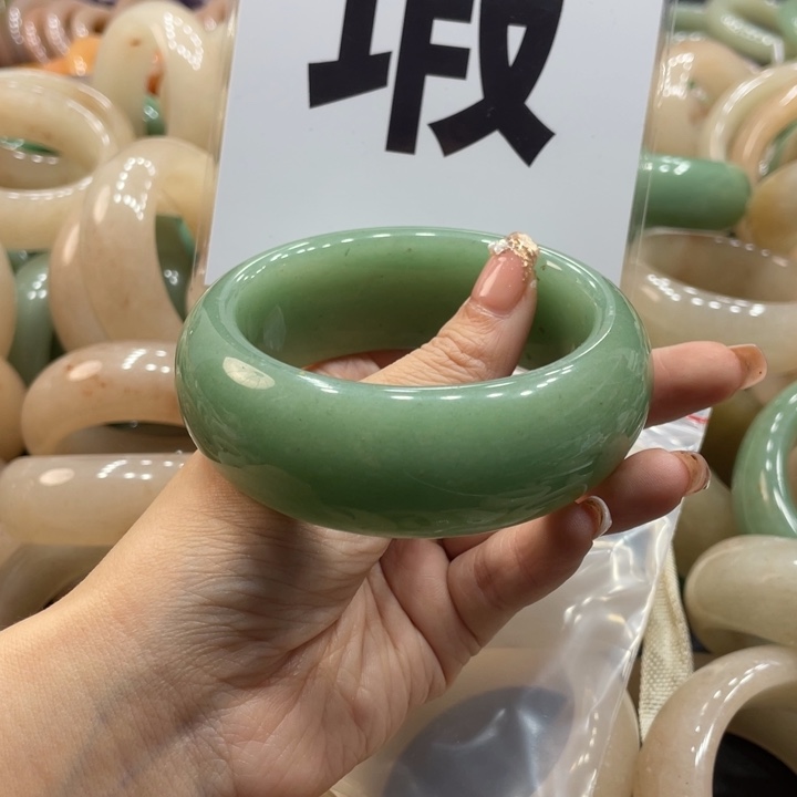 奶****石英质玉未镶嵌珠宝奇石62