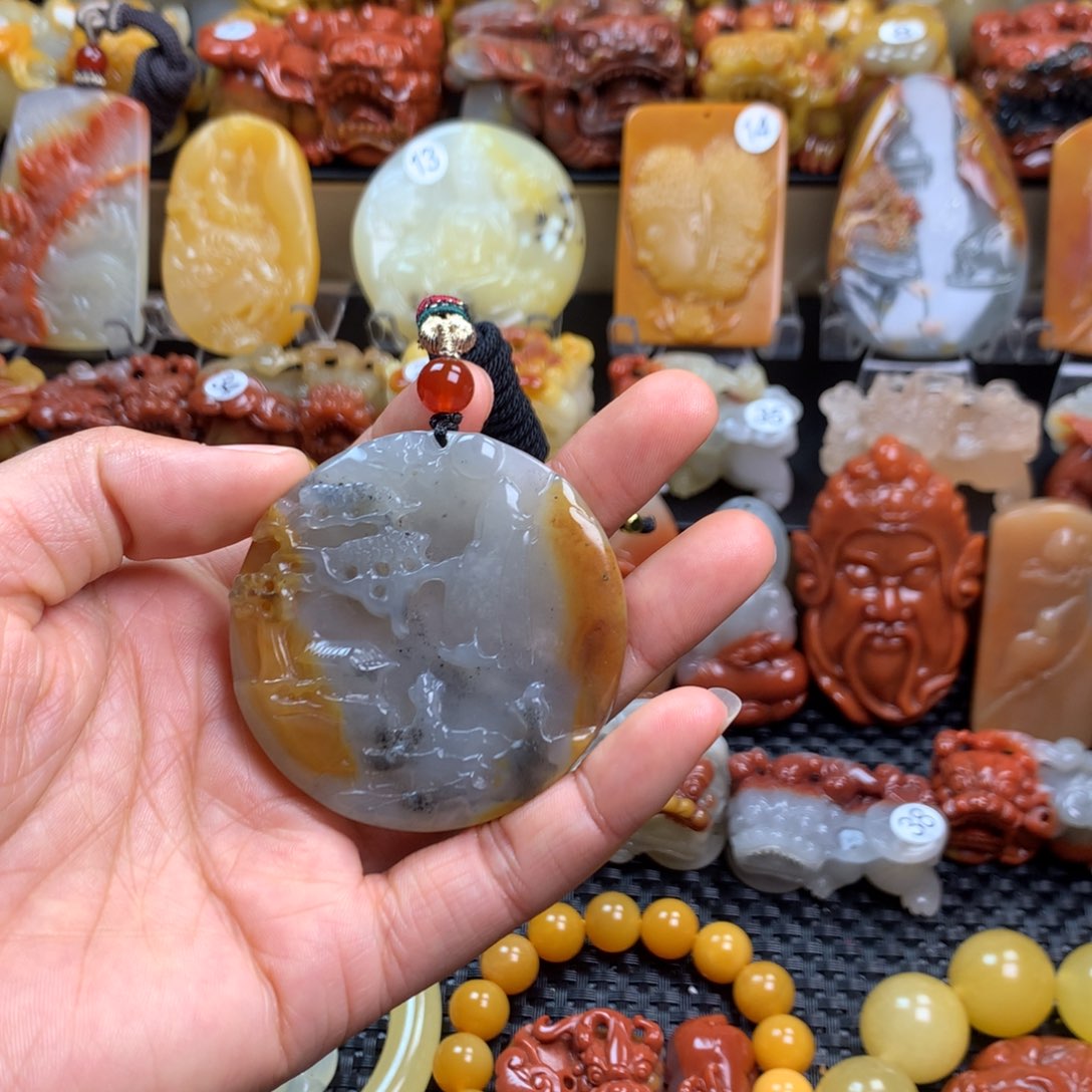 石英质玉（黄龙玉）挂件未镶嵌