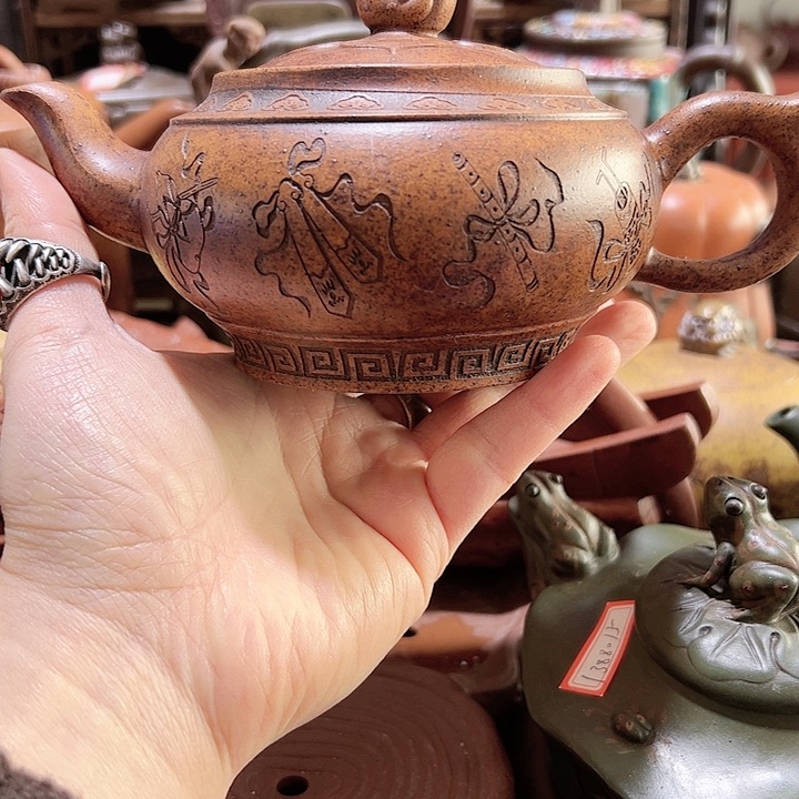 紫砂壶收藏起来了！