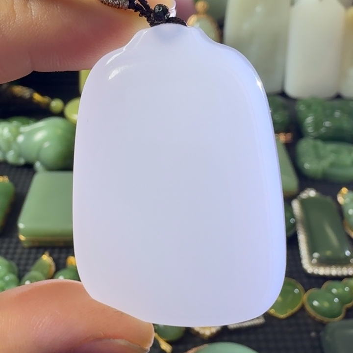 颈饰未镶嵌和田玉宝石级别羊脂白玉50