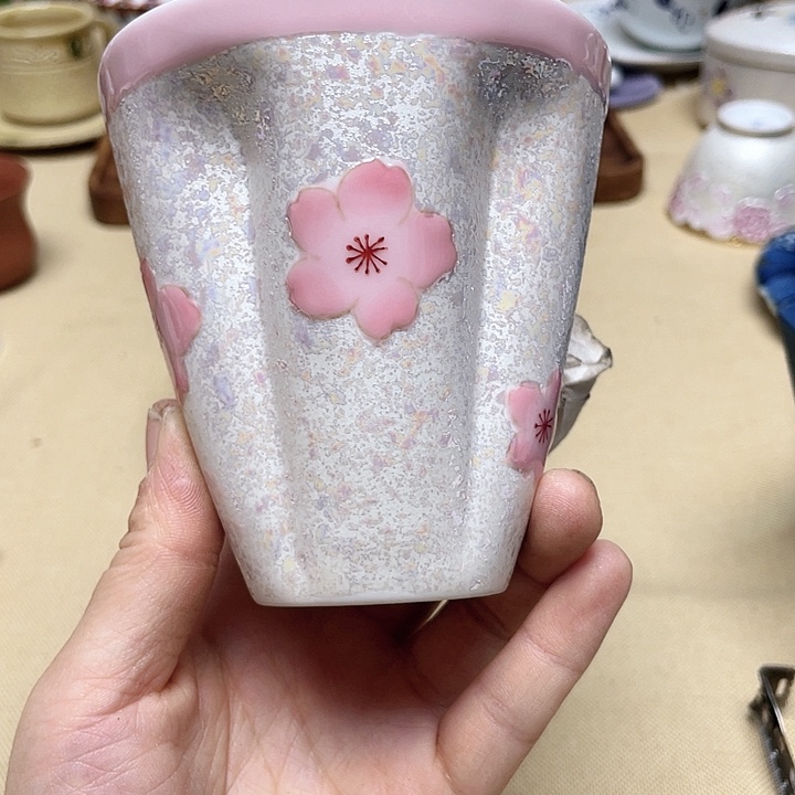 紫砂茶壶盘子都被压下去