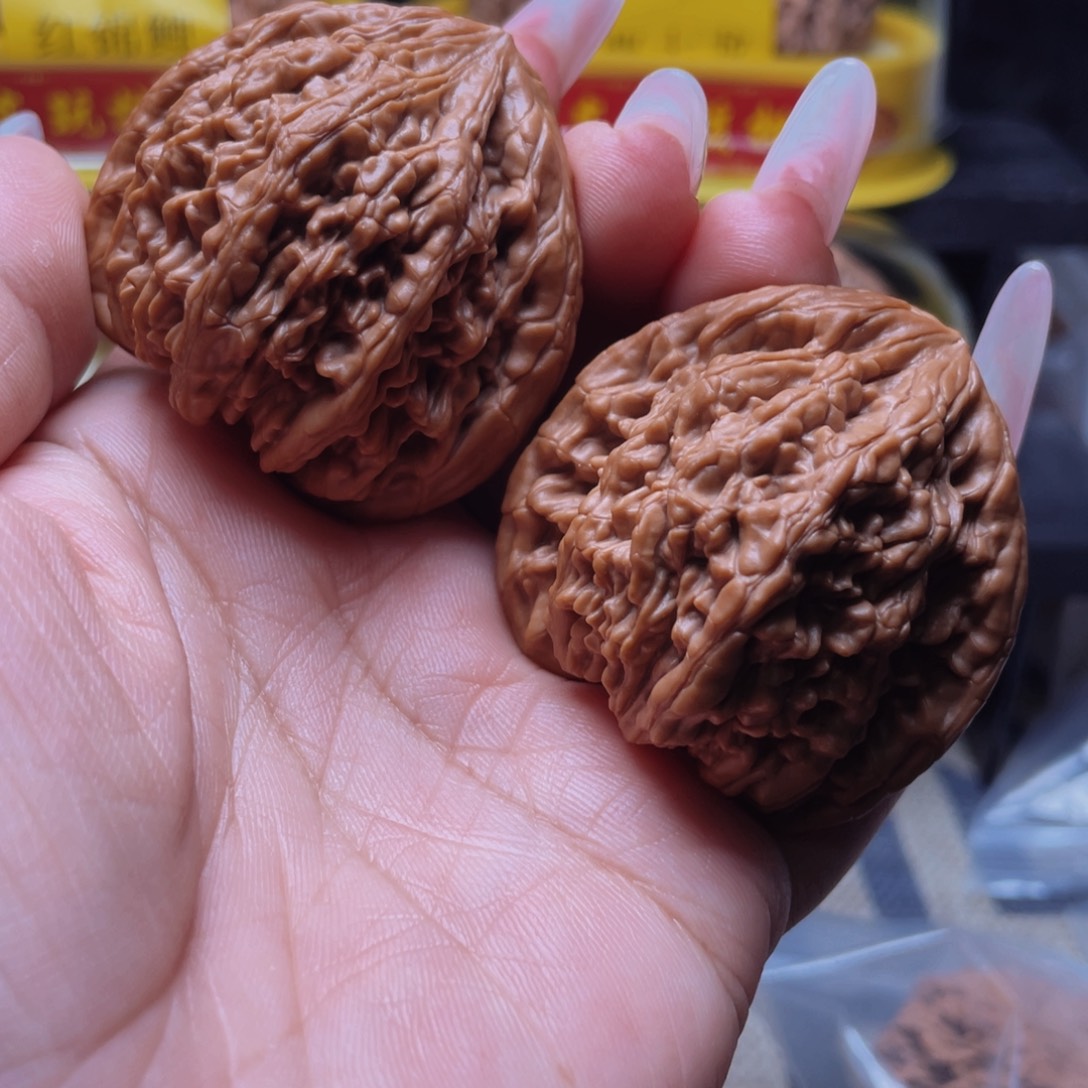 文玩核桃吊坠46虎头王文玩