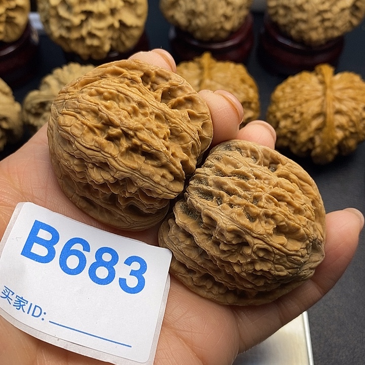 茗***先核桃泥鳅背4.4，微黄