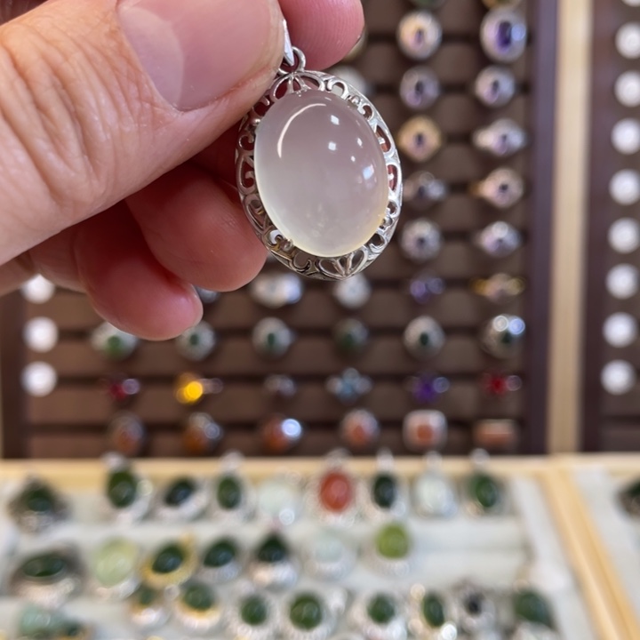 蛇纹石玉颈饰银S925镶嵌