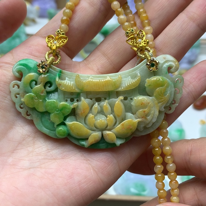 颈饰未镶嵌翡翠翡翠