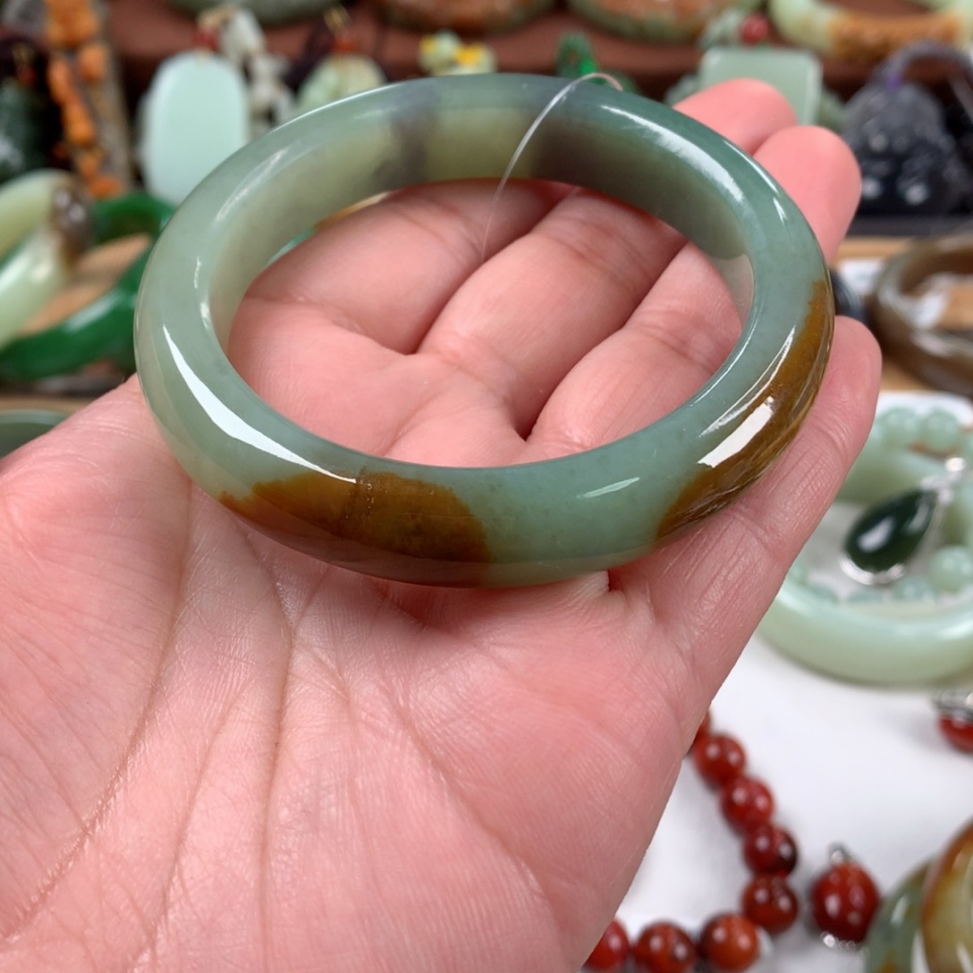 和田玉手镯未镶嵌57口径