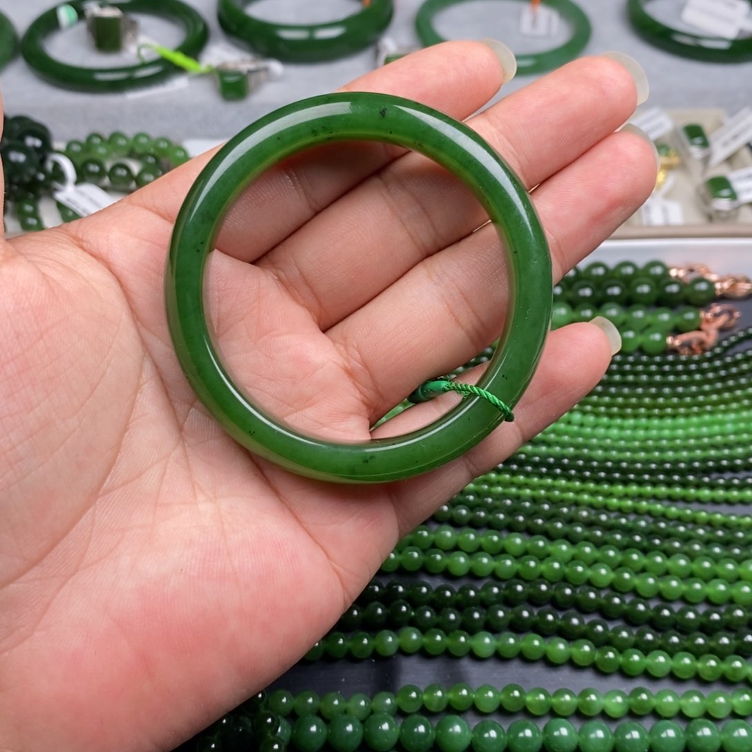 和田玉（碧玉）手镯未镶嵌胡****?53+