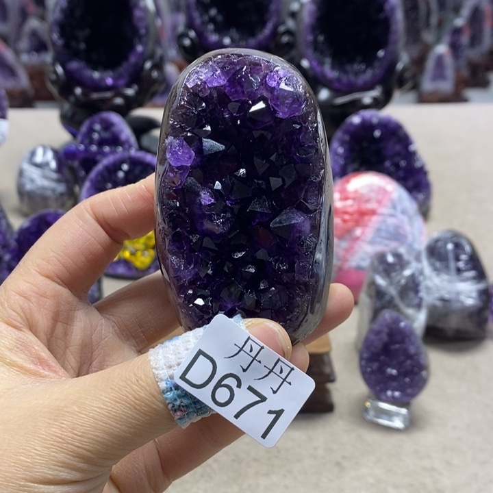 未镶嵌水晶大型摆件（非配饰）