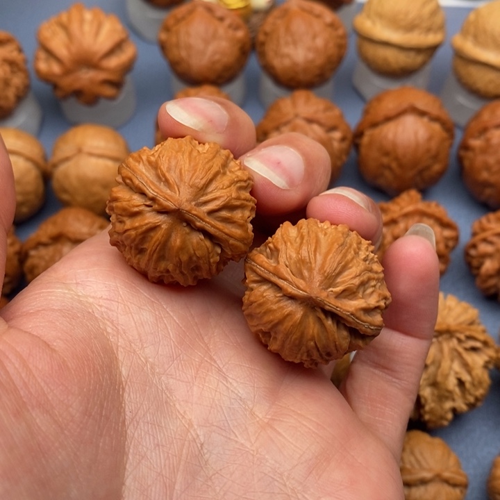 文玩核桃把件树皮球