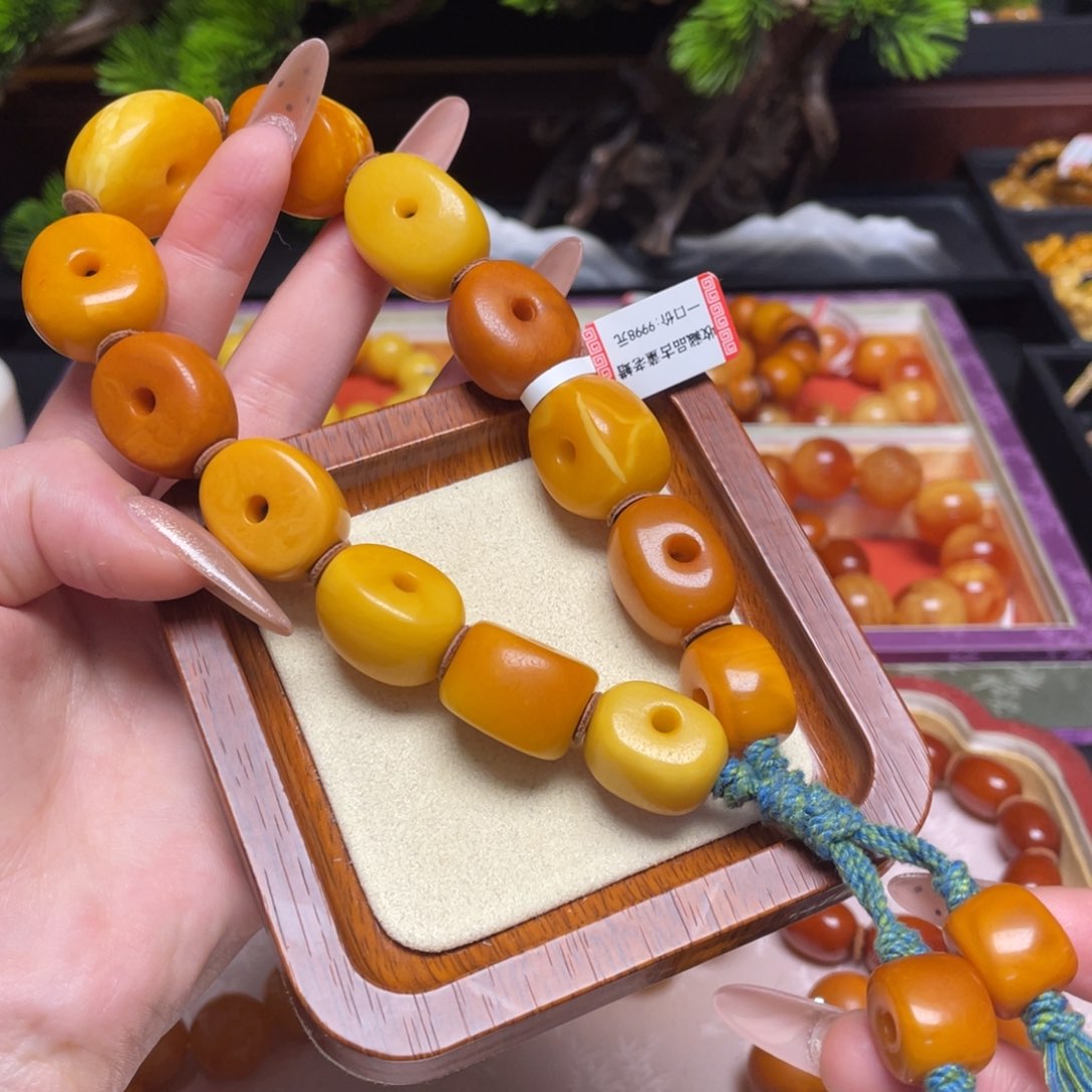 蜜蜡手链未镶嵌手持