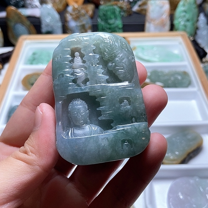 小***牛翡翠未镶嵌颈饰翡翠a货