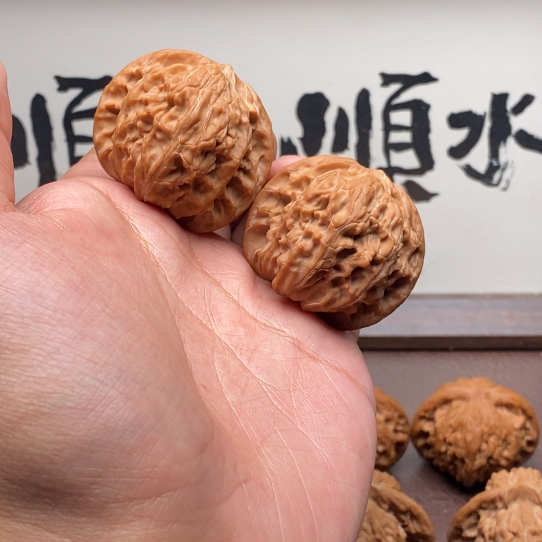 吊坠文玩核桃全品山字尖正磨水滴磨40（42g