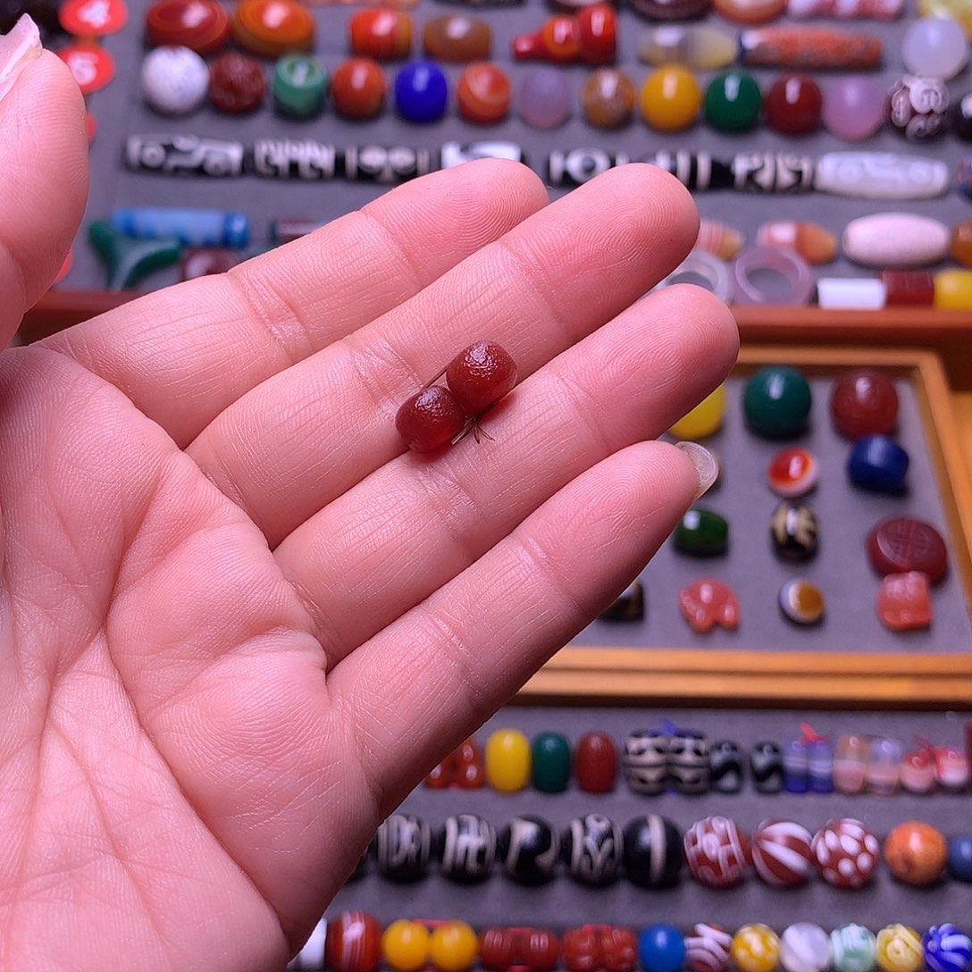 亿***辉玛瑙/玉髓未镶嵌颈饰