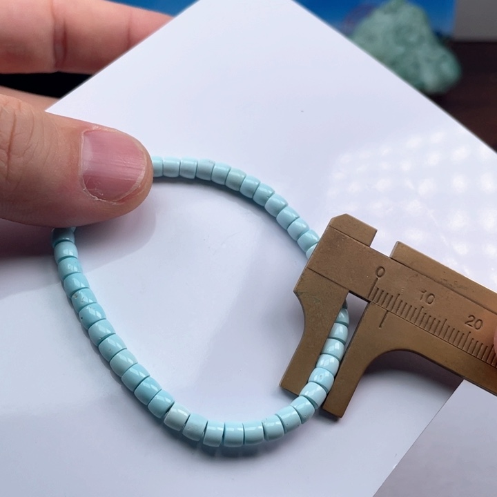 绿松石颈饰未镶嵌