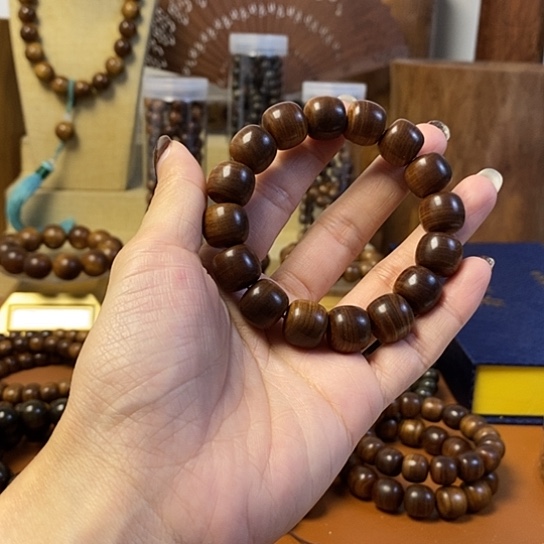 老山檀香黑肉沉水桶珠13-14手串
