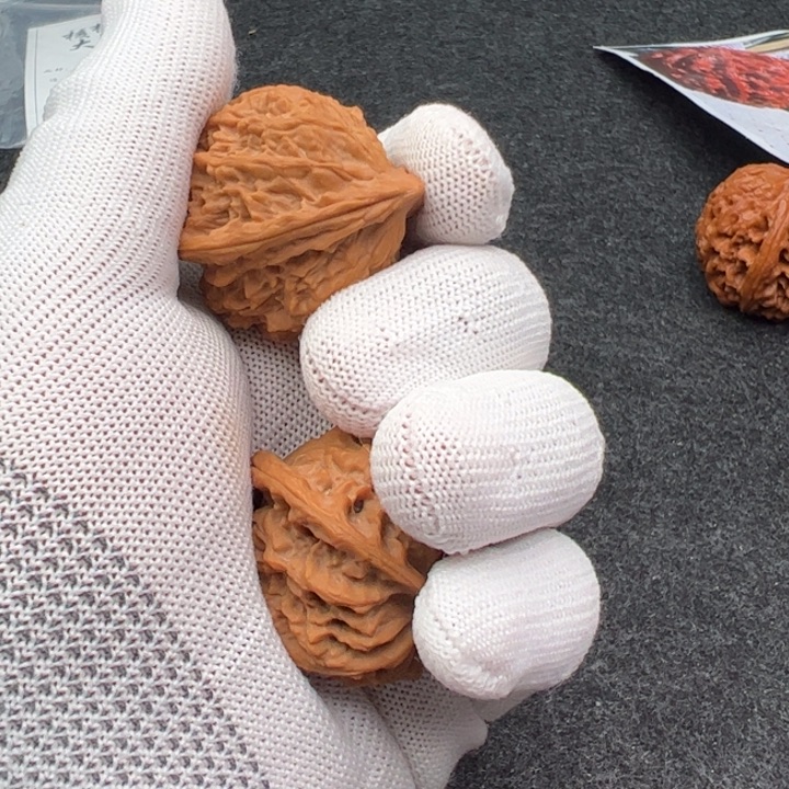 文玩核桃吊坠百年老款公子帽280