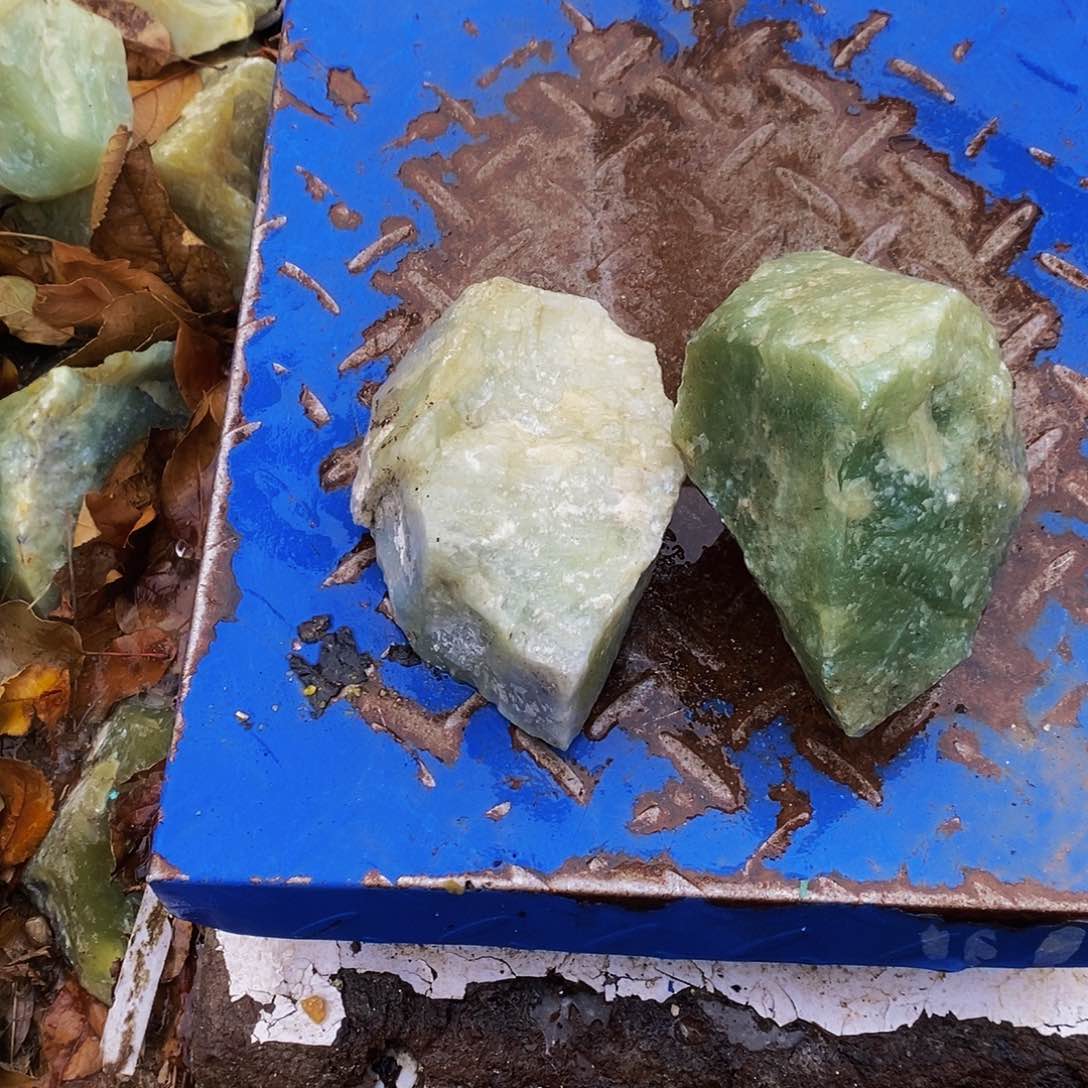 未镶嵌岫玉珠宝奇石