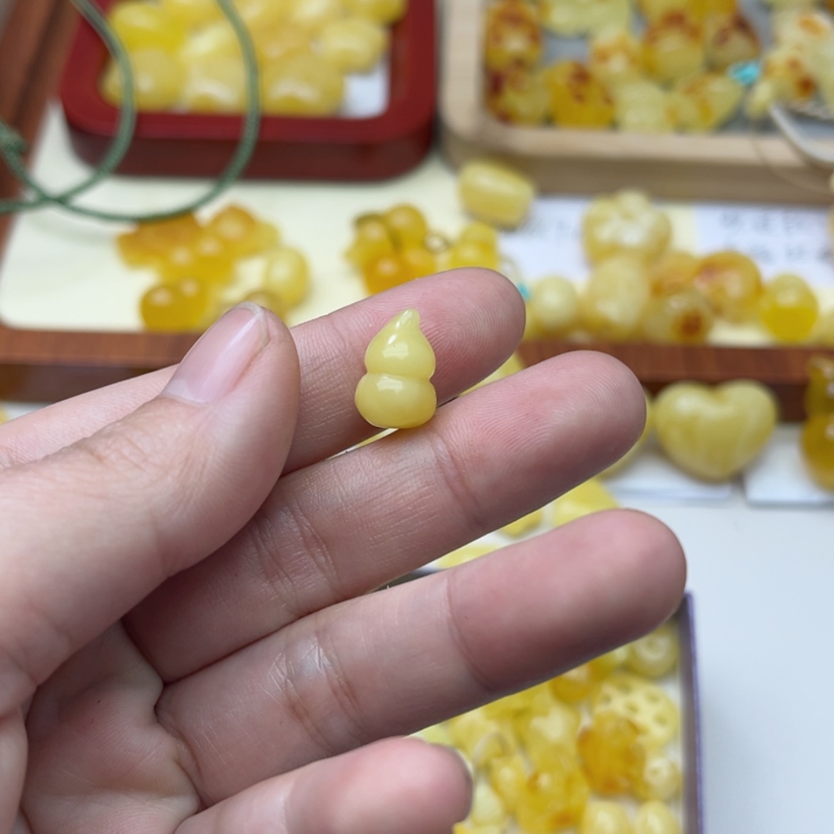 【闪购商品】蜜蜡裸石未镶嵌简**乐配饰