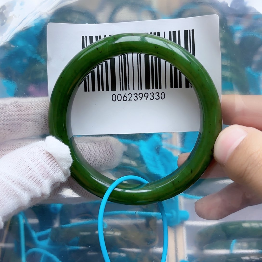 和田玉手镯未镶嵌包容58