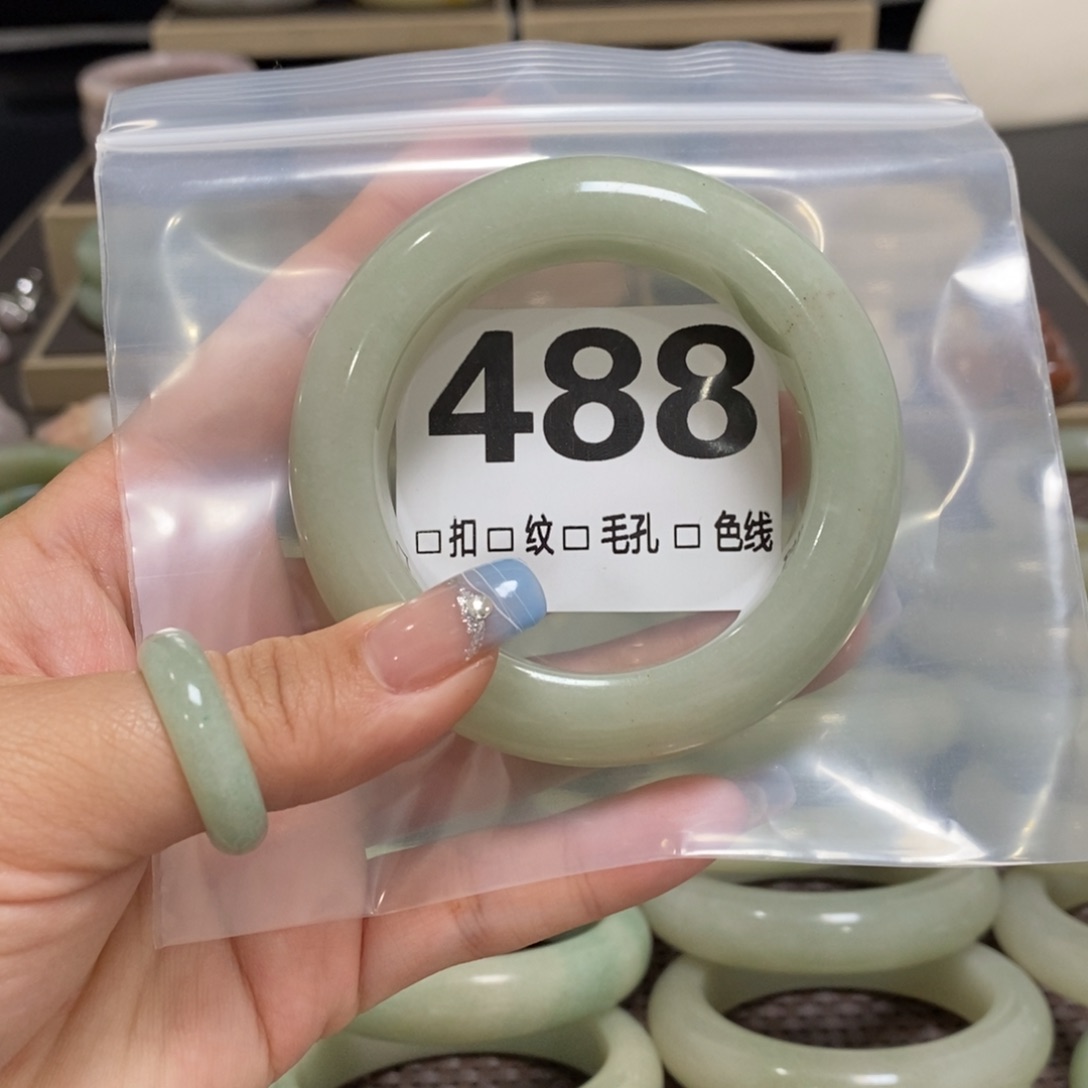 石英质玉手镯未镶嵌鹿*璐