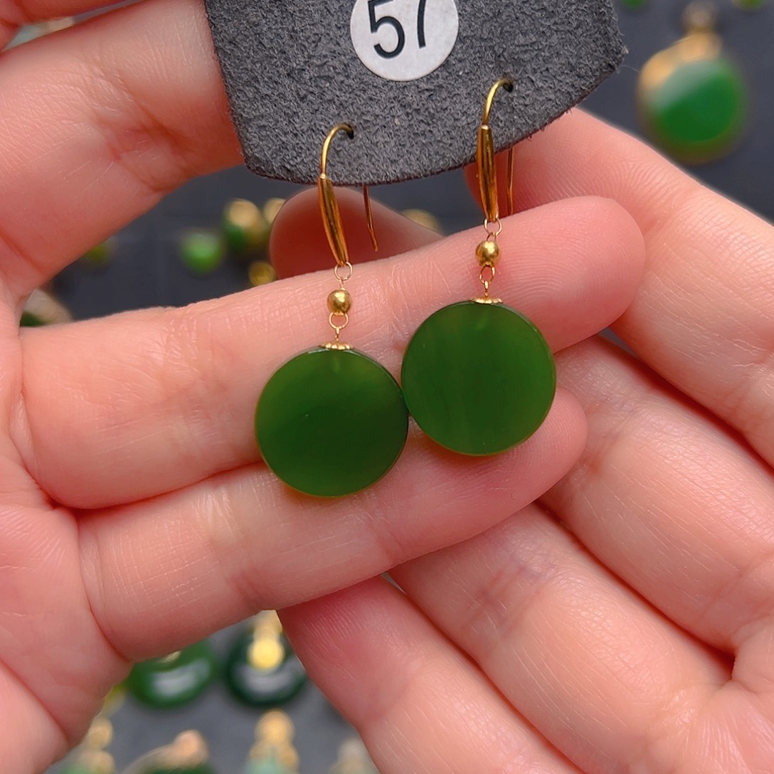 和田玉18K金镶嵌耳饰