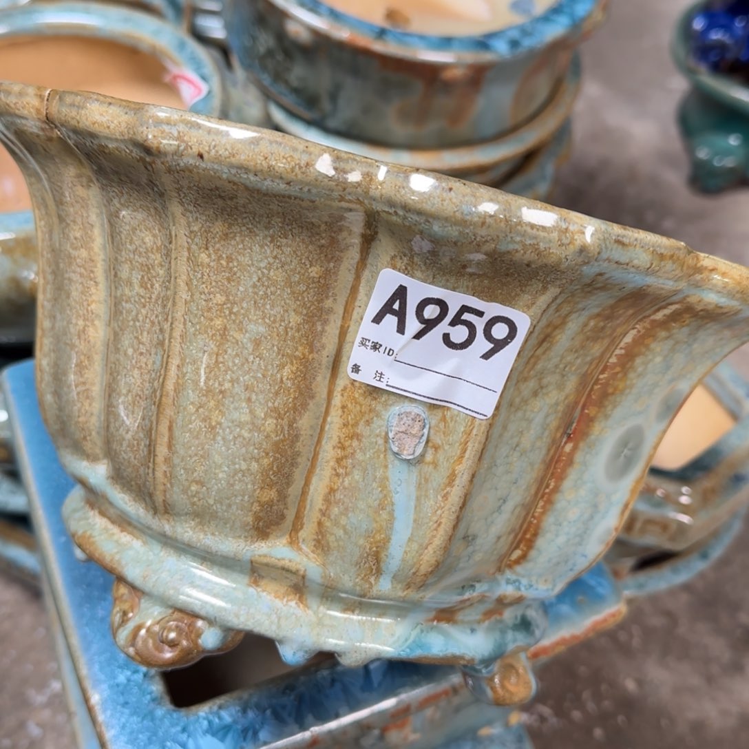 秦***月紫砂花盆959瑕疵品   