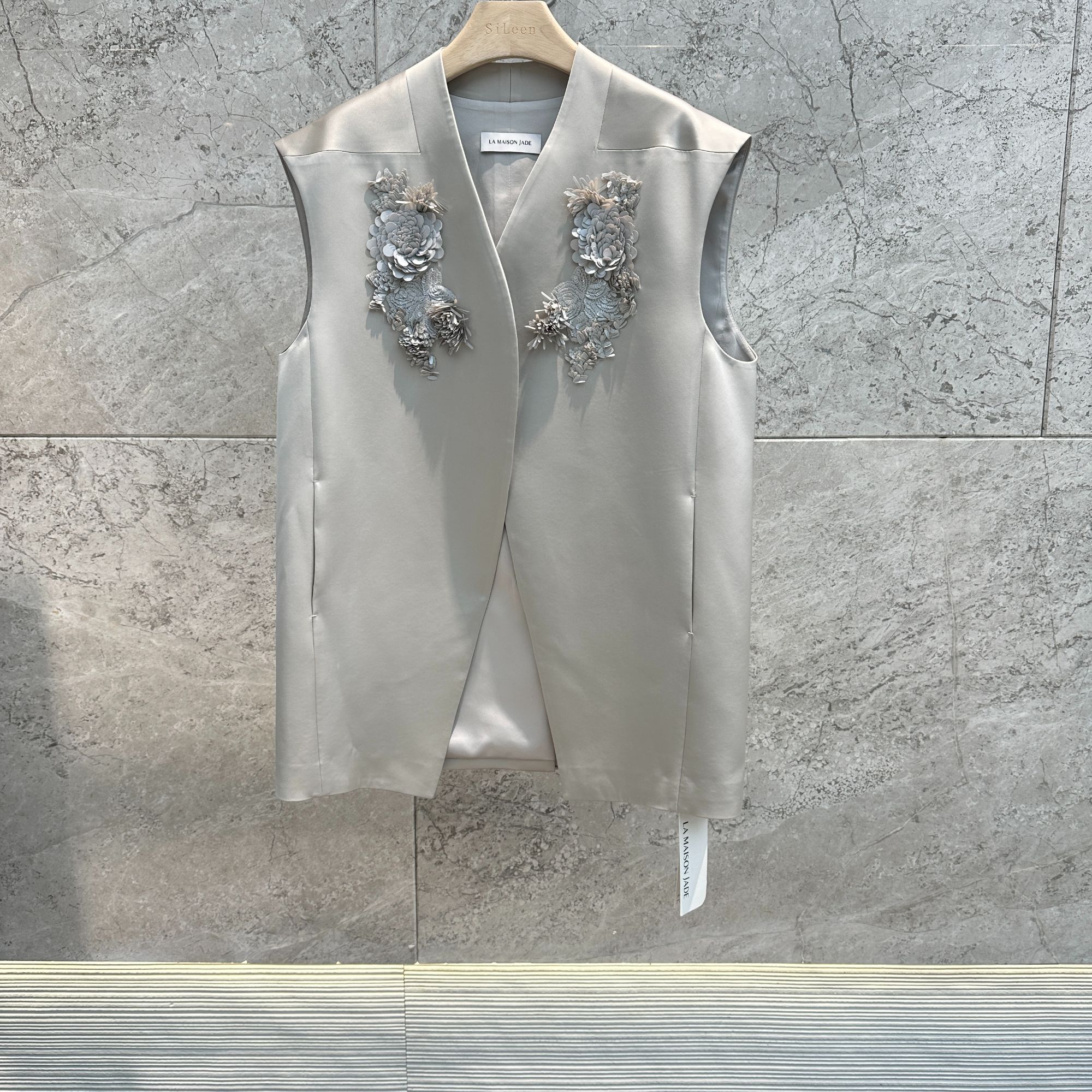 【LA MAISON JADE】设计师品牌24冬新品马甲J25S4030