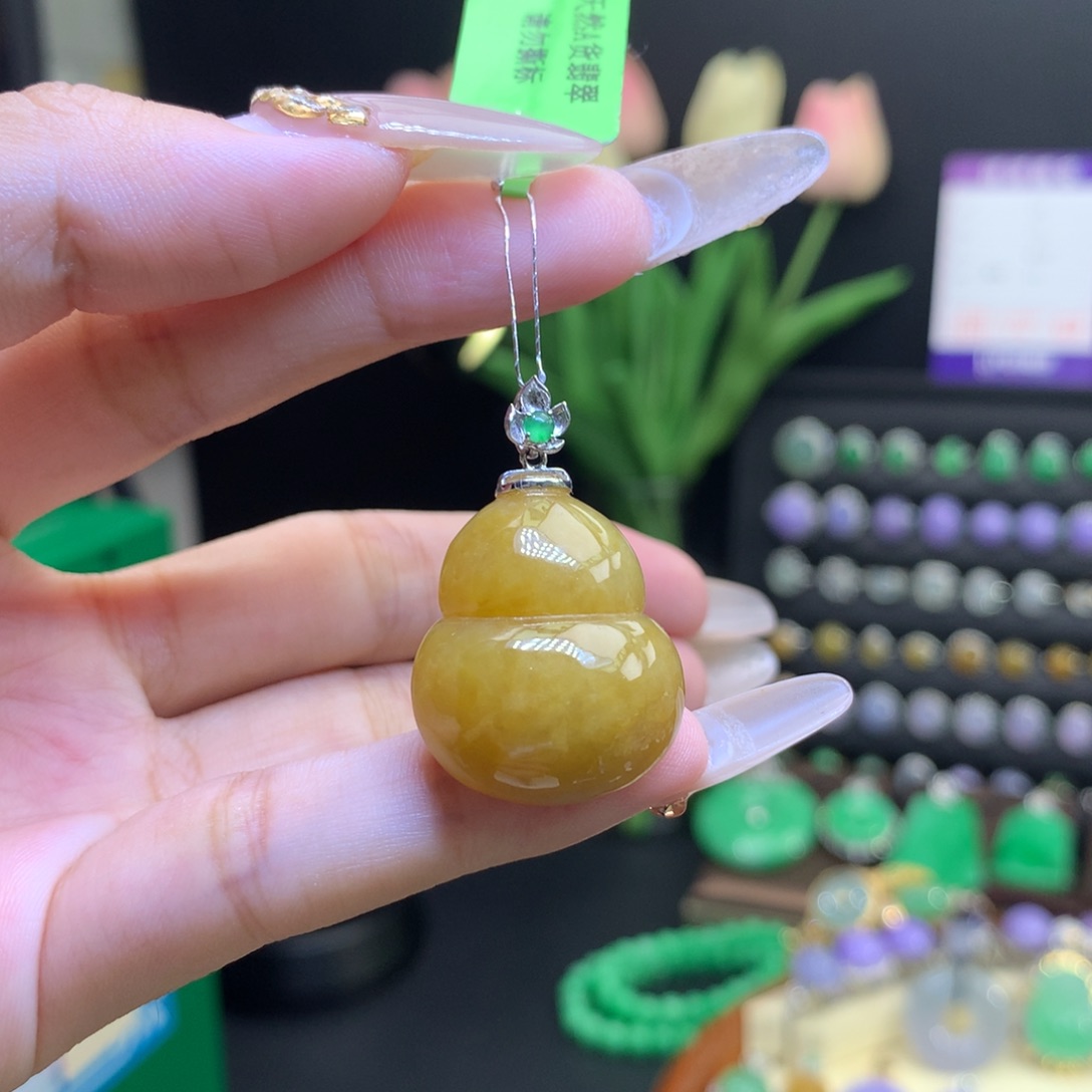 翡翠18K金镶嵌颈饰