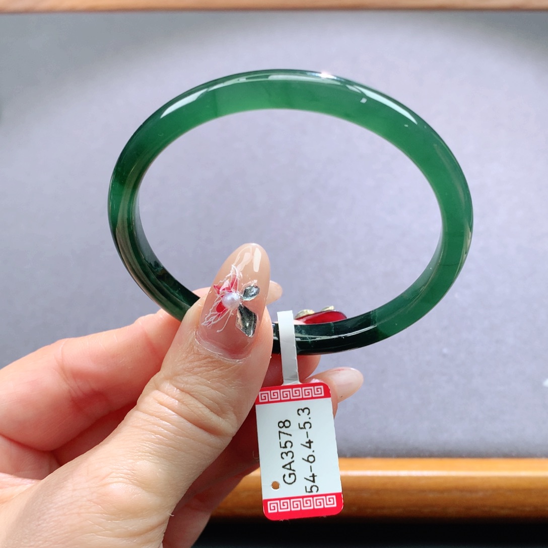 翡翠手镯未镶嵌天然翡翠手镯