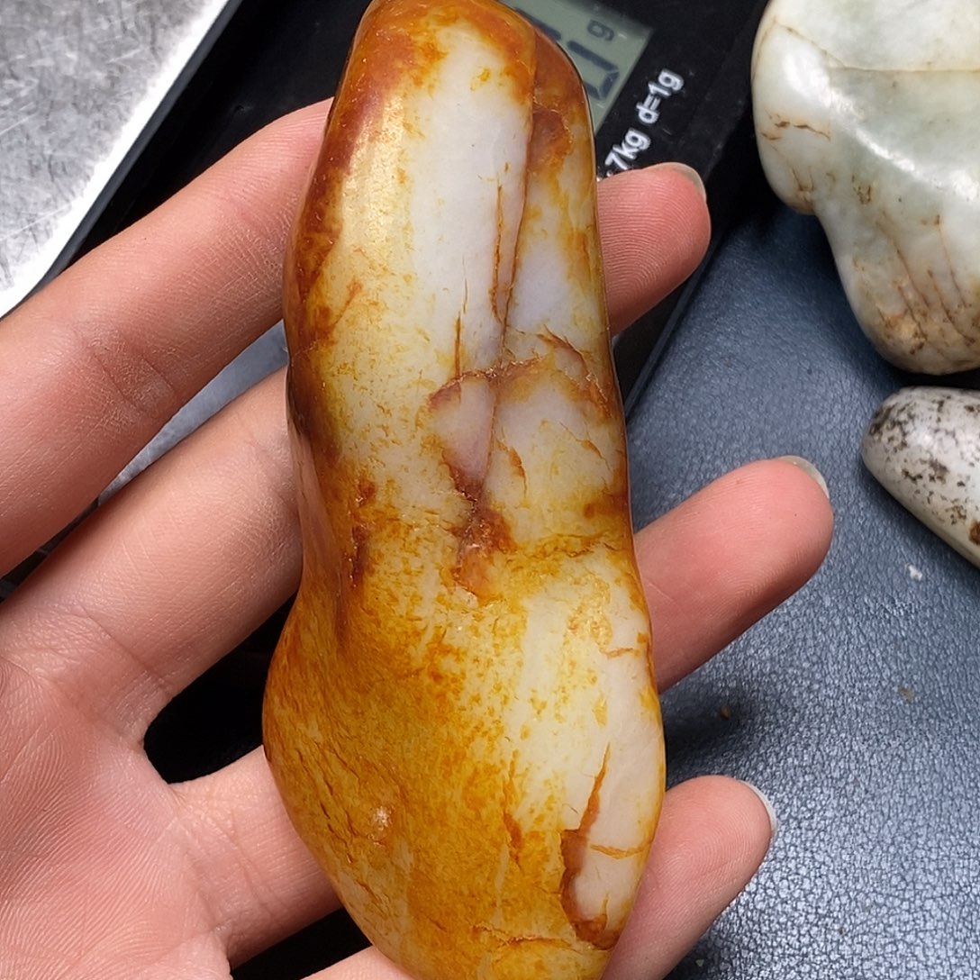 和田玉（糖玉）未镶嵌珠宝奇石