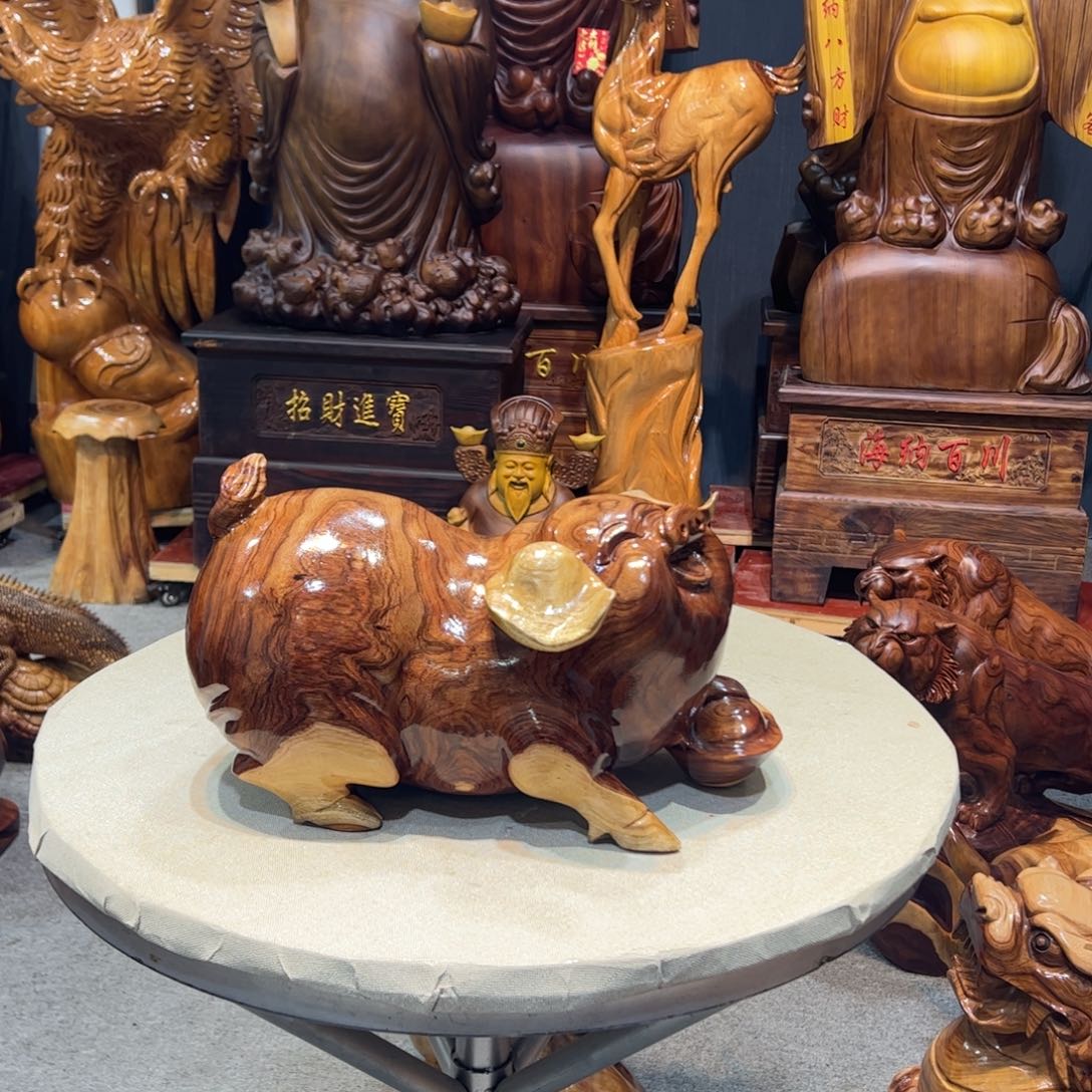 香樟木玉*香樟木材质福猪摆件