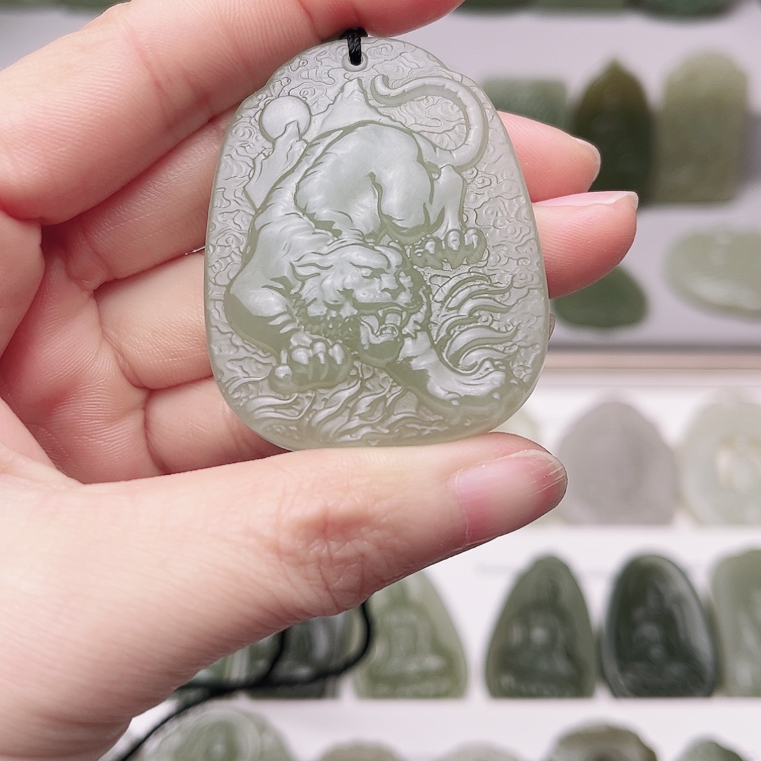 和田玉未镶嵌颈饰