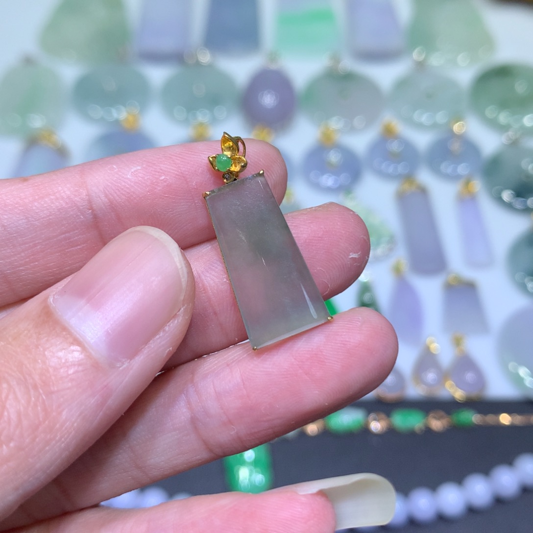 翡翠吊坠(不含链)18K金镶嵌