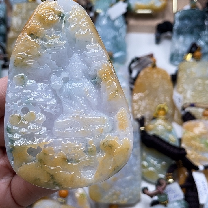 广***家翡翠未镶嵌颈饰天然