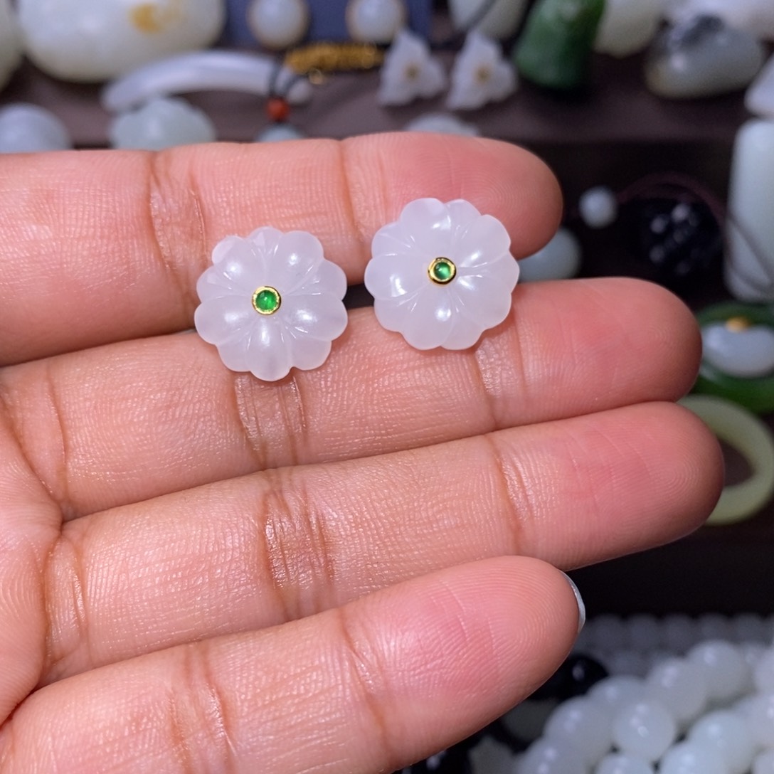 和田玉18K金镶嵌颈饰耳钉