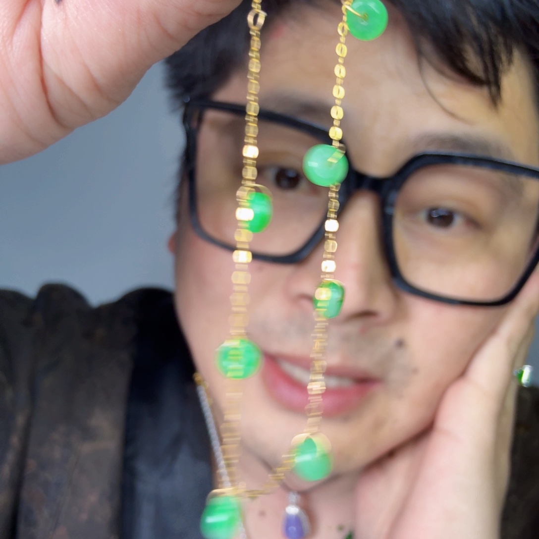 翡翠18K金镶嵌颈饰一件