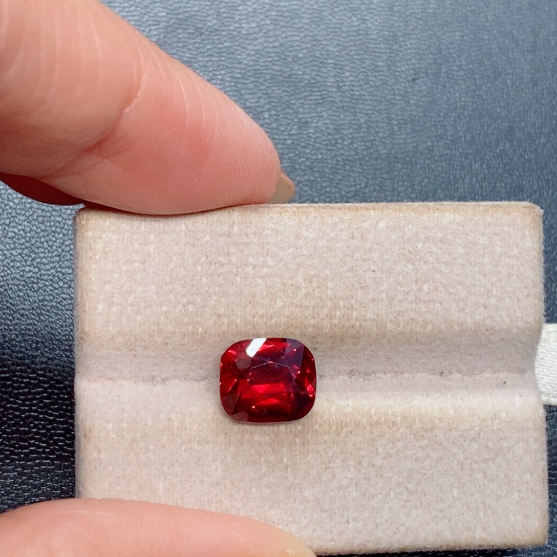 石榴石裸石未镶嵌3.37克拉
