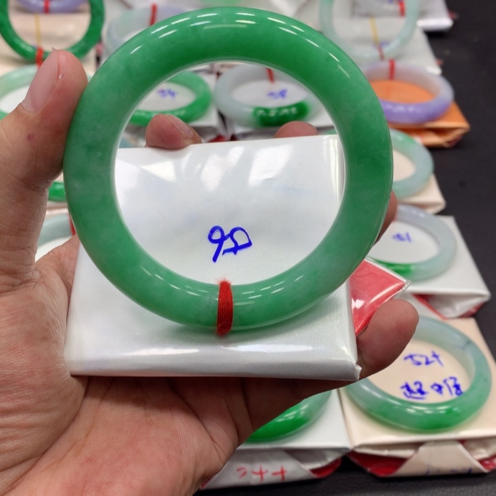 未镶嵌手镯翡翠翡翠