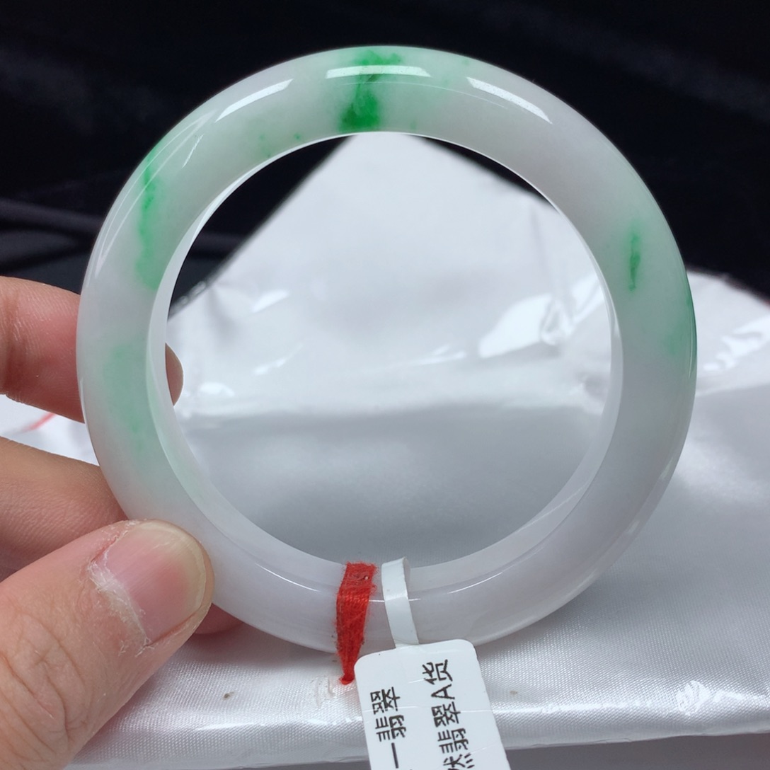 翡翠手镯（圆镯）未镶嵌56.5