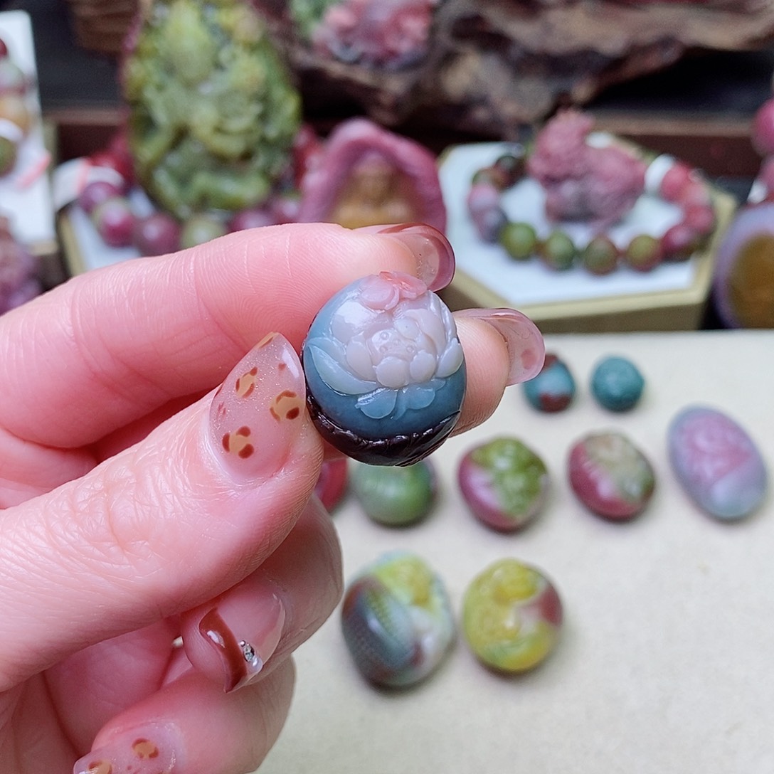 玛瑙/玉髓珠宝奇石未镶嵌用****4盐源玛瑙定制