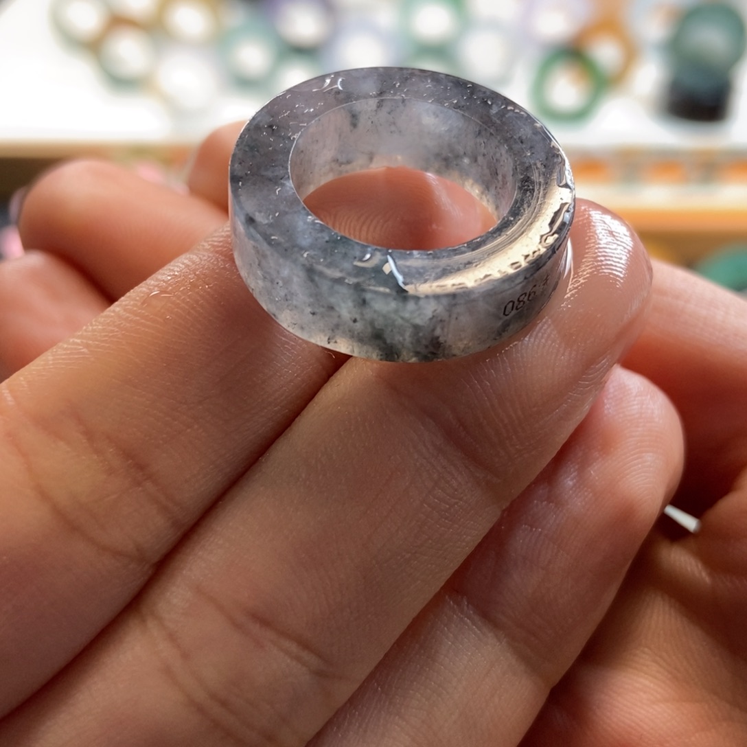 依****定制翡翠未镶嵌翡翠