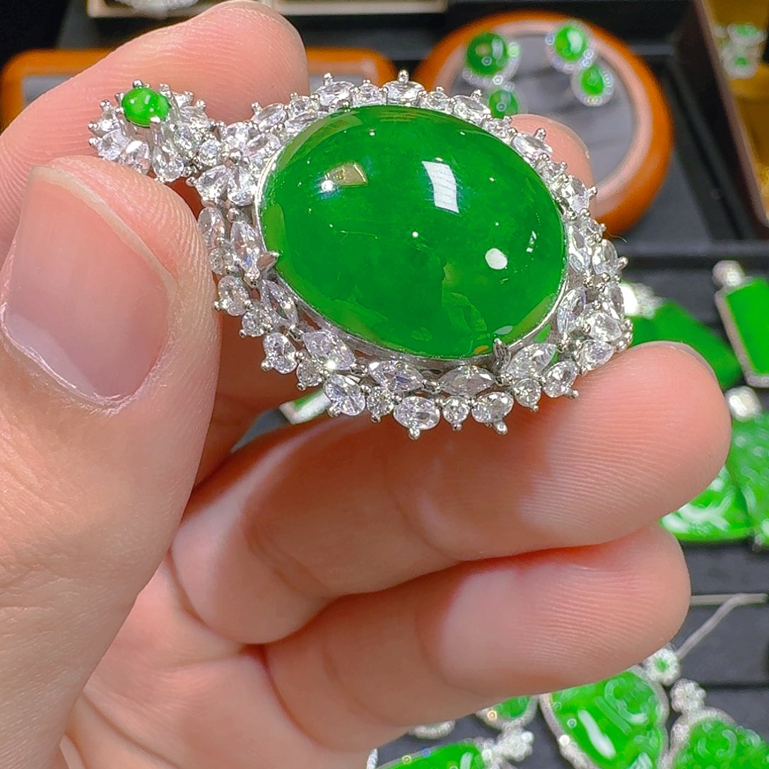 翡翠吊坠(赠链)银S925镶嵌路*翡翠